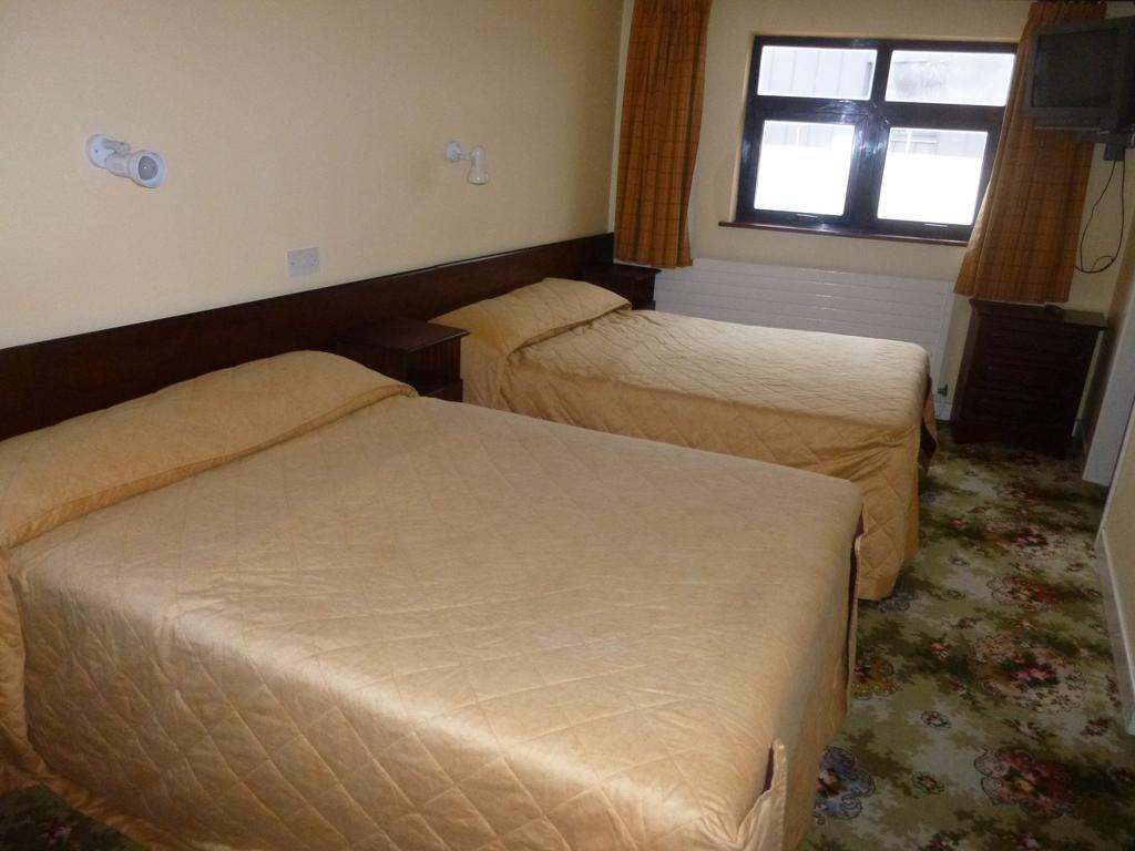 Achill Sound Hotel - Ostan Ghob A'Choire Ngoại thất bức ảnh