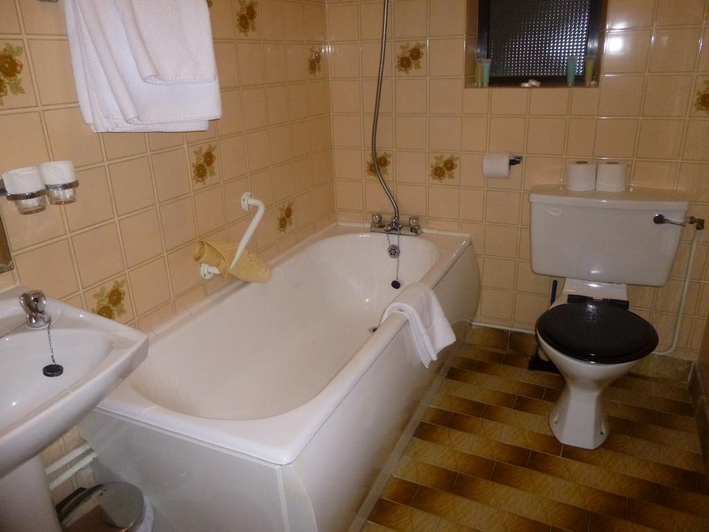 Achill Sound Hotel - Ostan Ghob A'Choire Ngoại thất bức ảnh