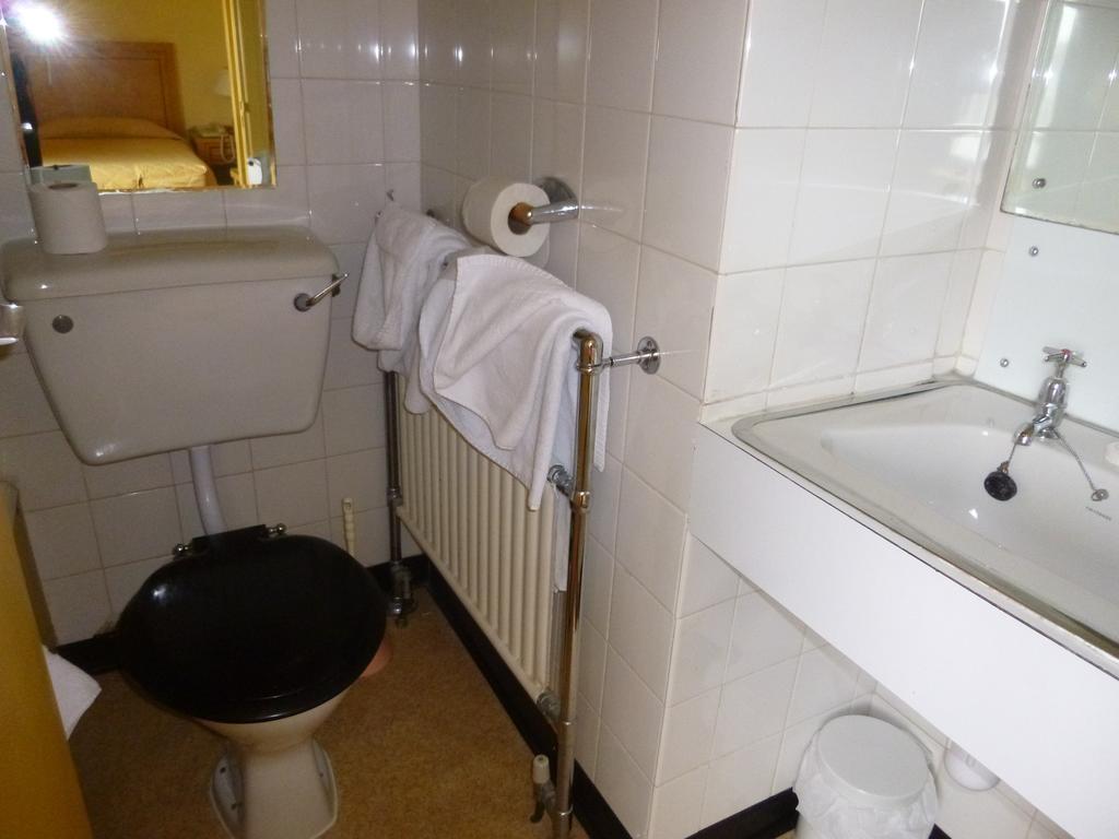 Achill Sound Hotel - Ostan Ghob A'Choire Ngoại thất bức ảnh
