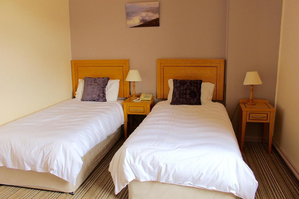 Achill Sound Hotel - Ostan Ghob A'Choire Ngoại thất bức ảnh