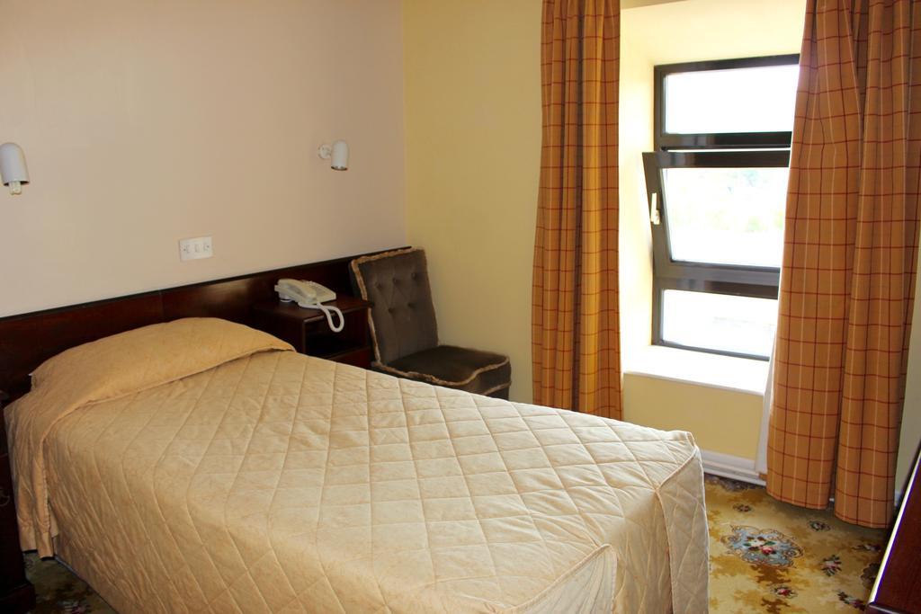 Achill Sound Hotel - Ostan Ghob A'Choire Ngoại thất bức ảnh